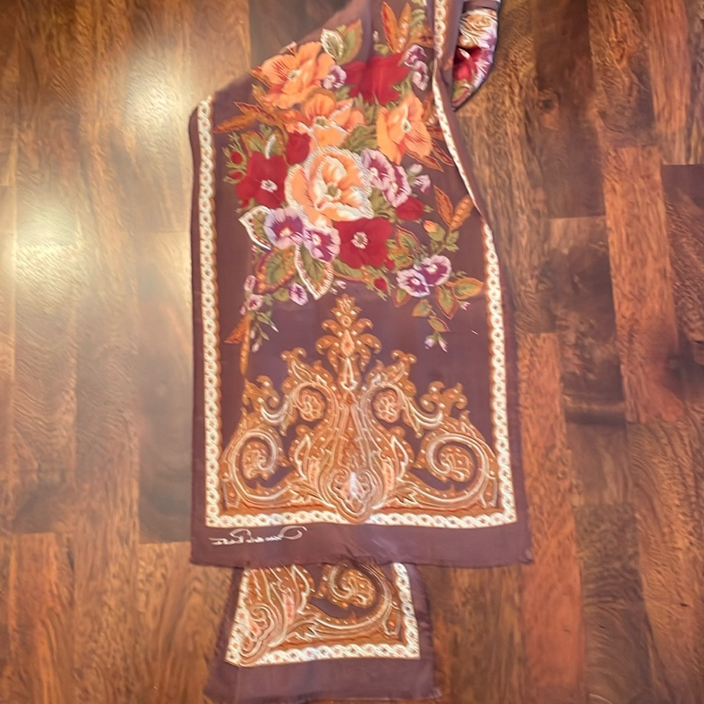 Oscar de la Renta neck scarf